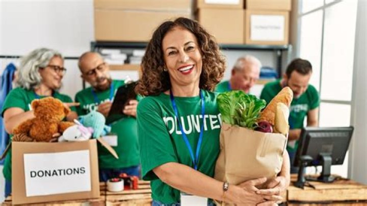 10 Amazing Volunteering Ideas That Will Make You Happier After 50