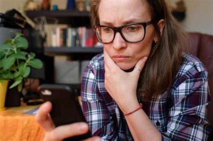 5 Common Habits That Are Making You Anxious, Experts Say