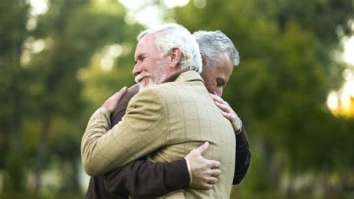6 Times You Should Never Hug Someone, Etiquette Experts Say