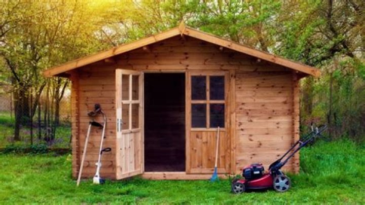 8 Items You Should Never Store in Your Shed, According to Experts