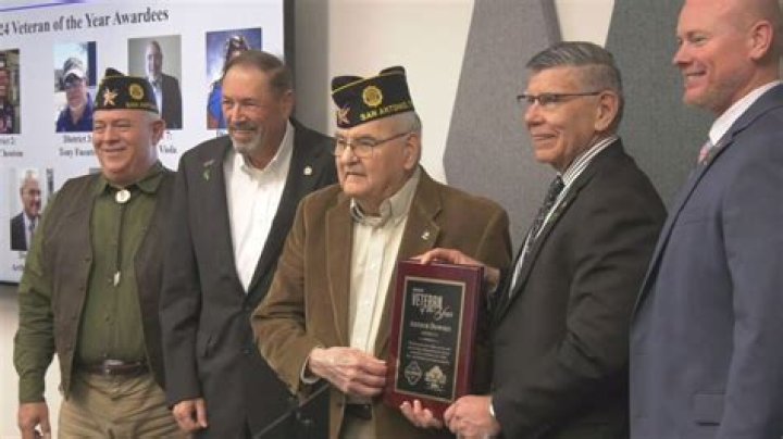 A 13-year veteran of the NBA, AnAnderson Varejão has summoned a career earning of $83,332,931, how much is his net worth? Is he married?