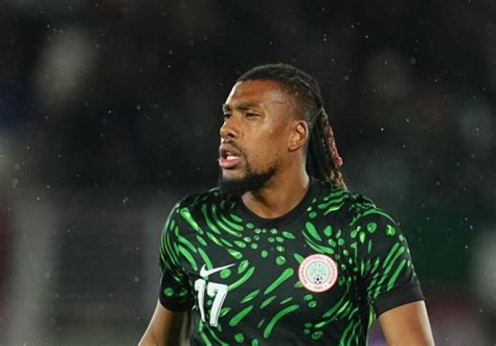 Alex Iwobi | Bio-salary, net worth, married, girlfriend, career bio, Clarisse, club career, market value