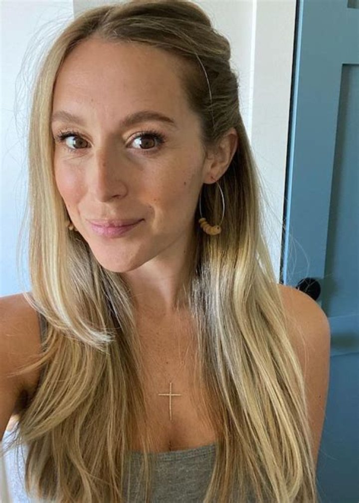 Alexa PenaVega Height, Weight, Age, Spouse, Body Statistics, Biography