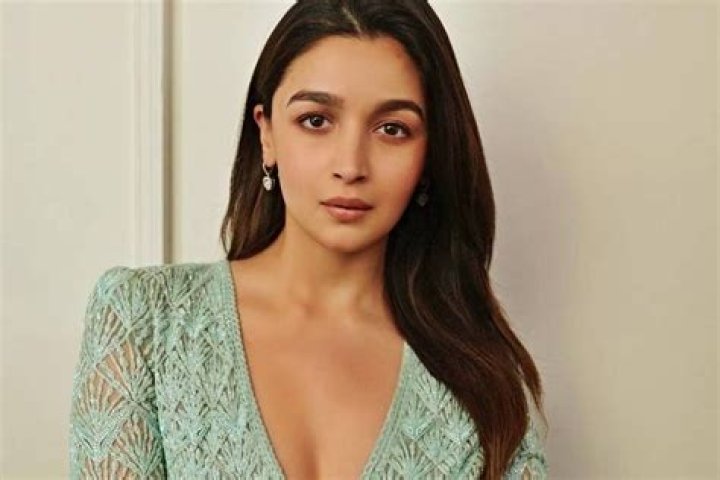 Alia Bhatt Net Worth | Celebrity Net Worth