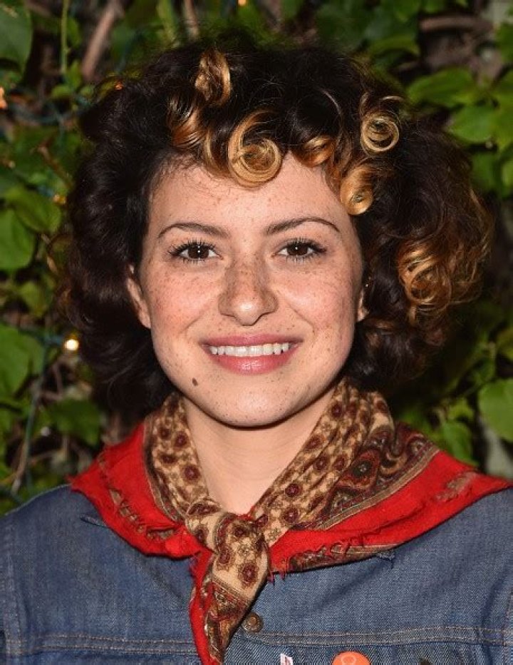Alia Shawkat Net Worth | Celebrity Net Worth