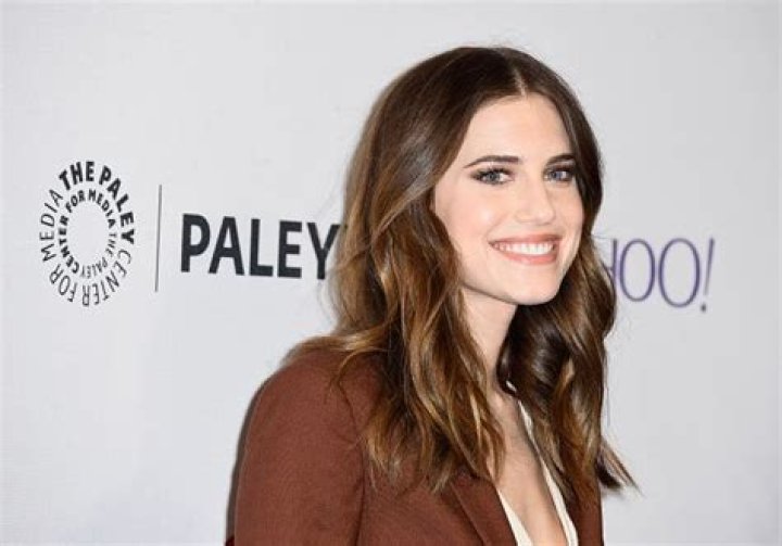 Allison Williams Net Worth | Celebrity Net Worth