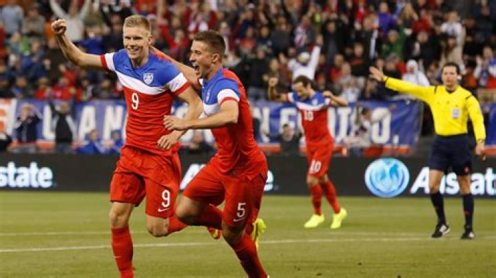 Aron Johannsson Bio - affair,married,net worth,salary,girlfriend