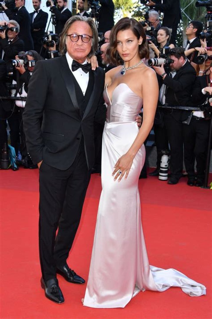 Bella Hadid Height, Weight, Age, Boyfriend, Family, Facts, Biography