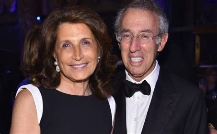 Billionaire Ron Baron Says His "Biggest Mistake Was Not Investing In Amazon"