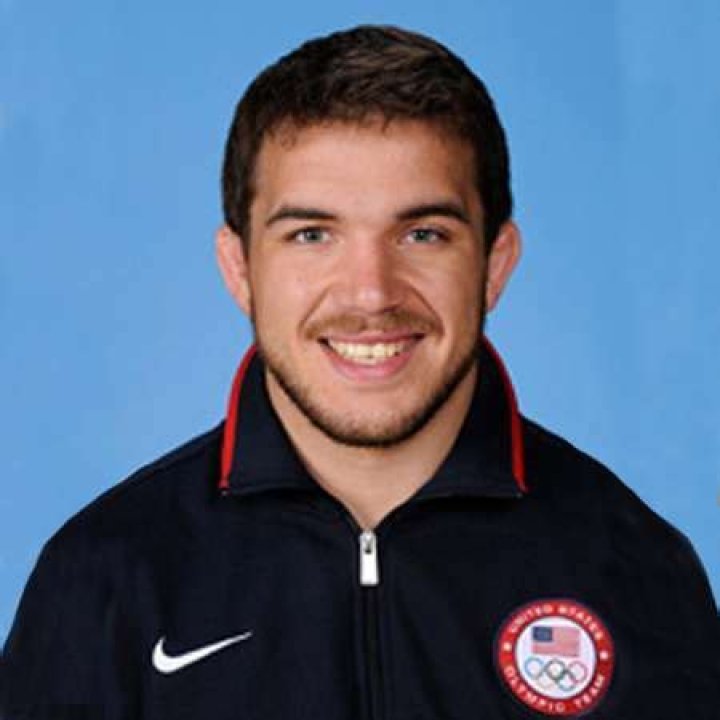 Chas Betts Bio - affair, married, spouse, salary, net worth, bio, career