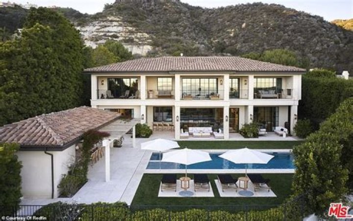 Chris Pratt And Katherine Schwarzenegger Seek $32 Million For Pacific Palisades Mansion