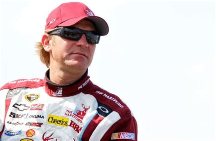 Clint Bowyer Net Worth | Celebrity Net Worth