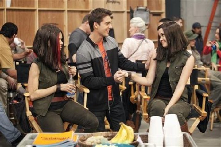 DEBBY RYAN, JOHN DELUCA, MAIA MITCHELL – Celeb Secrets