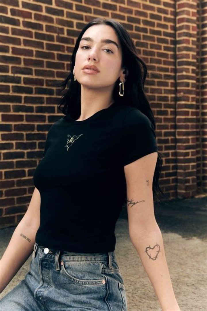 Does Dua Lipa Have Tattoos?