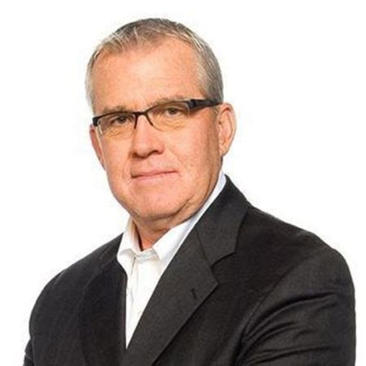 Doug MacLean, Sportsnet, career, net worth, salary, Playing career, broadcasting career, married, daughter, Hockey Central, facts