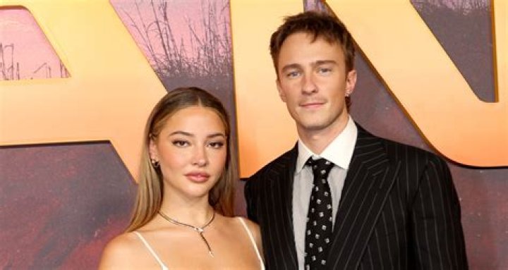 Drew Starkey | Outer Banks Cast, Netflix, Ozark, The Hate U Give, Net Worth, Wikipedia, Dating, Girlfriend, Wiki, Bio, Relationship