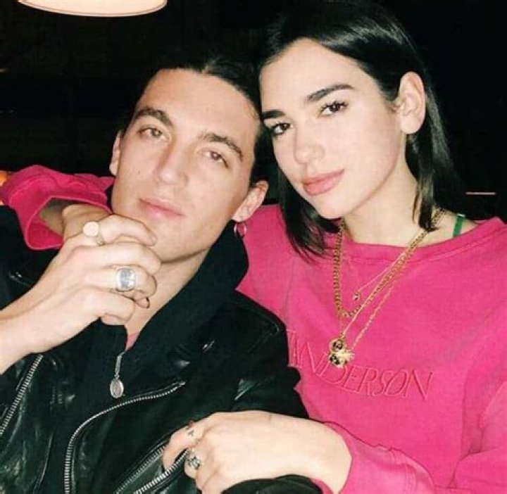 Dua Lipa Height, Weight, Age, Boyfriend, Family, Facts, Biography