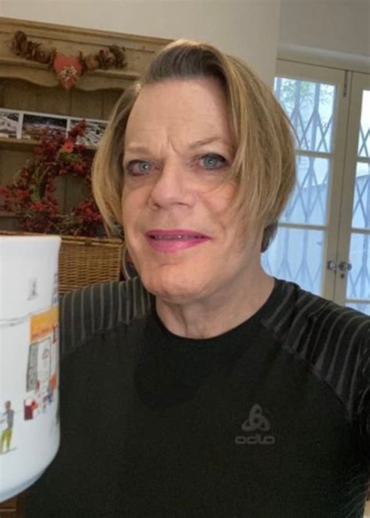 Eddie Izzard Height, Weight, Age, Family, Facts, Education, Biography