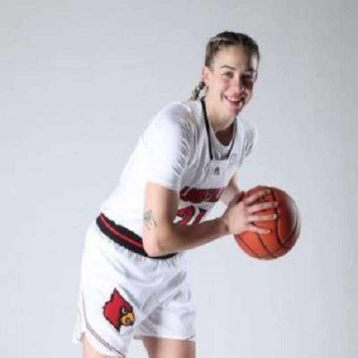 Emily Engstler Bio, Age, Net Worth, Salary, Stats, Syracuse University, & Dating