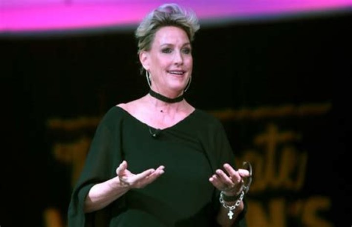 Erin Brockovich Height, Weight, Age, Boyfriend, Family, Facts, Biography