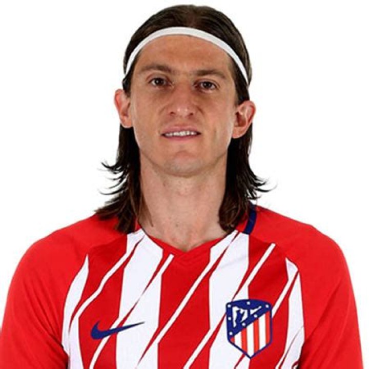 Filipe Luís | Bio-salary,net worth,married,affair,dating,children,wife,girlfriend