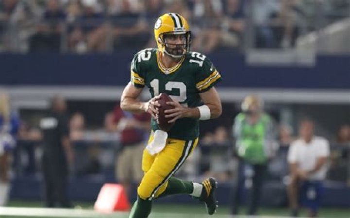 
Former Packers WR James Jones describes breaking Aaron Rodgers contract