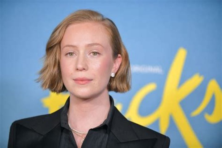 Hannah Einbinder Net Worth | Celebrity Net Worth