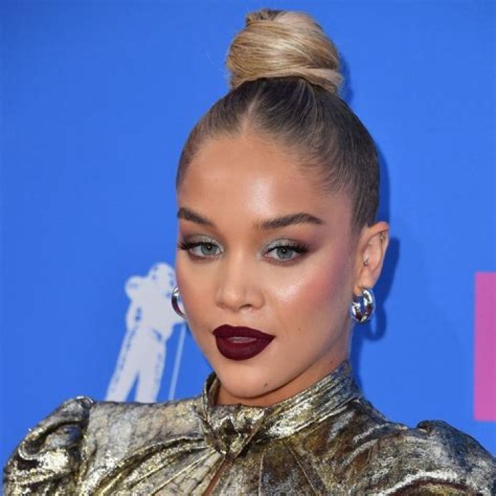 Here’s How You Can Recreate Camila Cabello & Other Stars’ Hairstyles from the 2018 MTV VMAs – Celeb Secrets