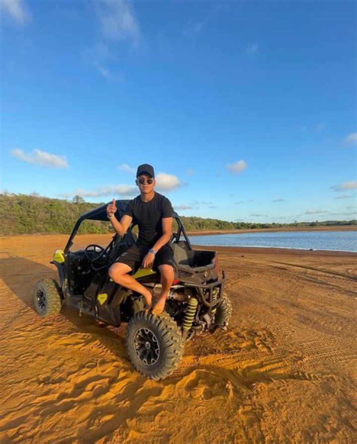 How Much Is Exequiel Zeballos Net Worth And Salary?