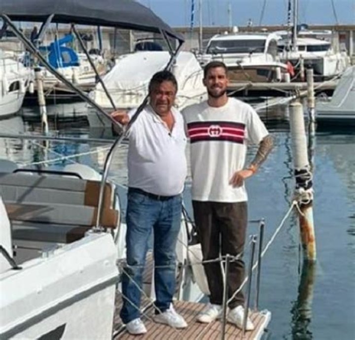 Inigo Martinez Age, Nationality, Parents, Career Stats, FIFA, Transfermrkt, Salary, Net Worth, Wife, Kids, and Instagram