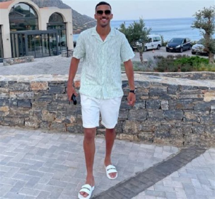 Is Aymen Barkok Married? His Salary, Net Worth, Love life, FIFA, Originality, Partner, Kids, Age, Height, Bio, Wiki