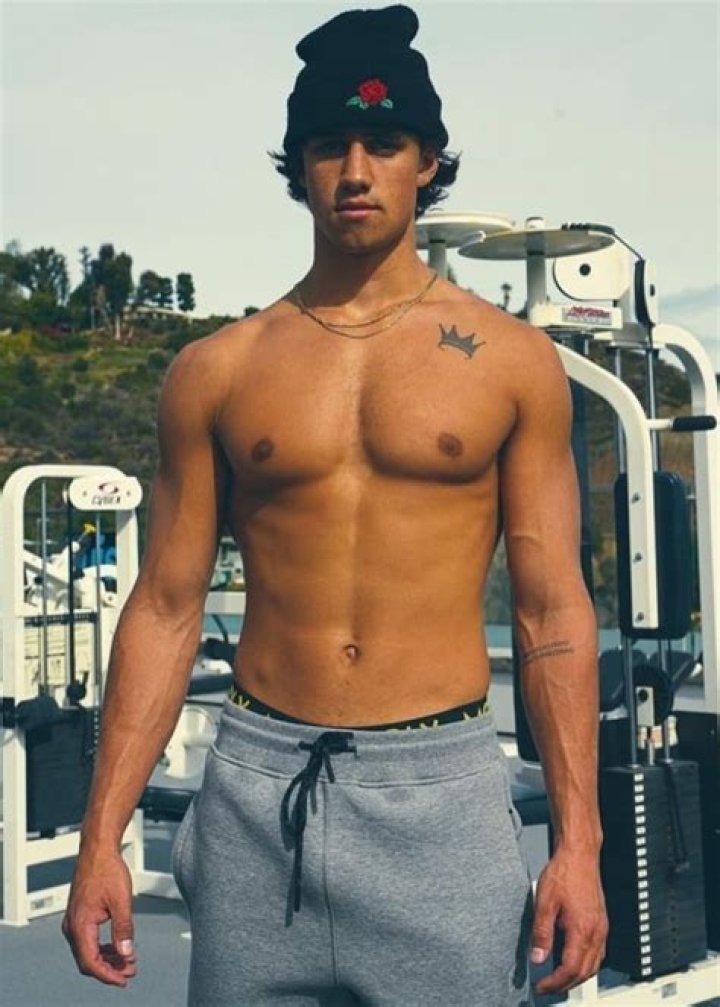 Jake Kuhlman Height, Weight, Age, Girlfriend, Family