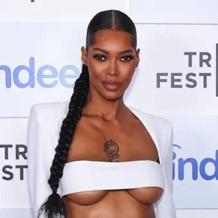 Jessica Gomes Net Worth | Celebrity Net Worth