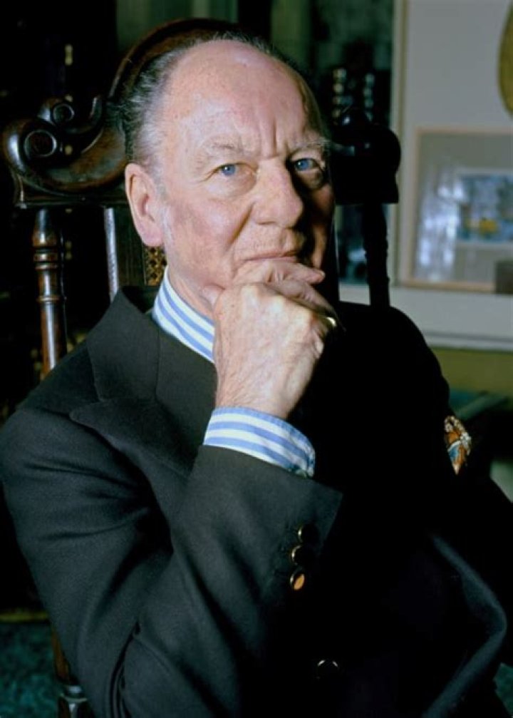 John Gielgud Height, Weight, Age, Death, Family, Biography