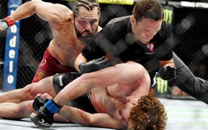
Jorge Masvidal crushes Ben Askren with fastest KO in UFC history; Pros Reaction to the Fight