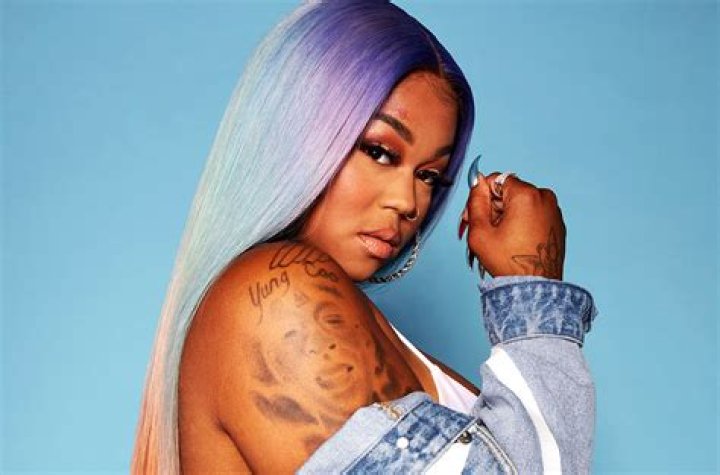 Jucee Froot Signs Joint Venture With Atlantic Records & Art@War