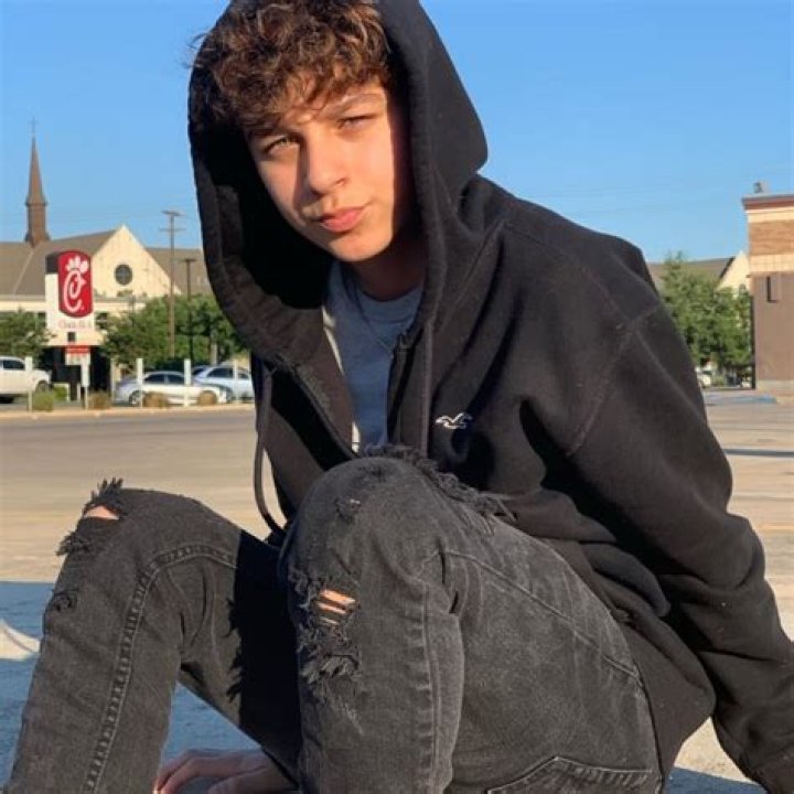 Jude Flores Height, Weight, Age, Body Statistics