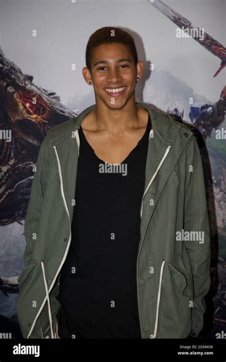 Keiynan Lonsdale Height, Weight, Age, Girlfriend, Family, Facts, Biography