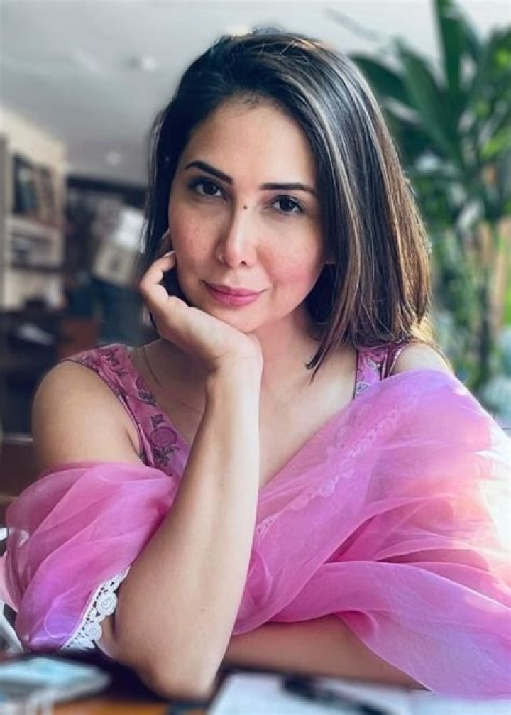 Kim Sharma Height, Weight, Age, Body Statistics