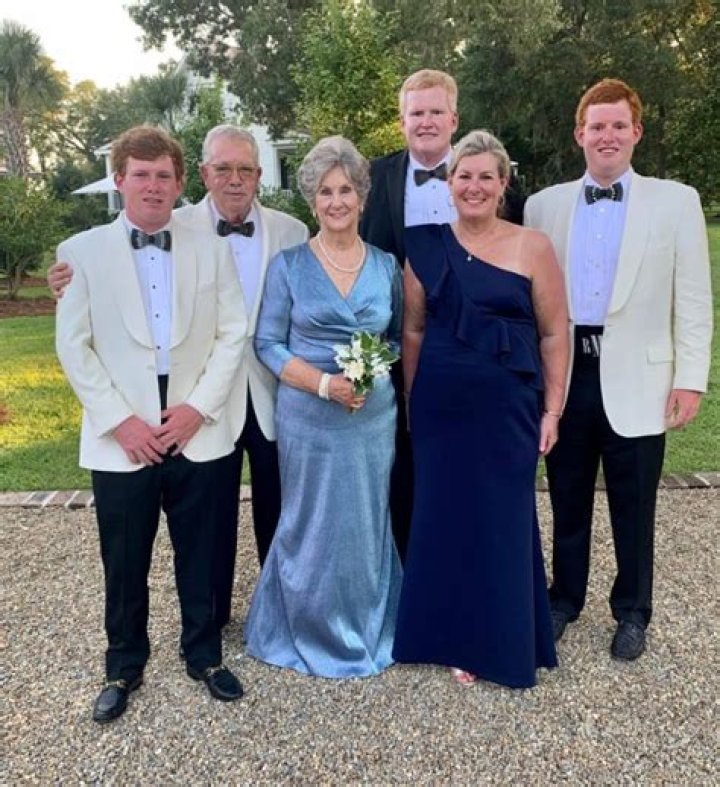 Know About Wayne Selden Jr.'s Biography, Height, Weight, Age, Parents, Net Worth, Salary, Conract, Earnings and Girlfriend