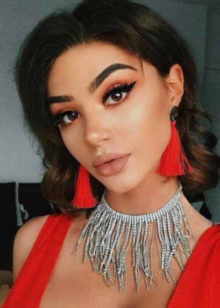 Kristen Hancher Height, Weight, Age, Body Statistics