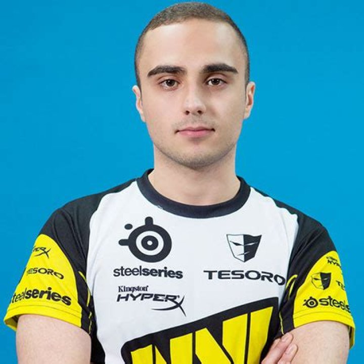 KuroKy Biography- Salary, Earnings, Married, Relationship, Girlfriend, Affair, Age, Height, Family, Career, Dating, Nationality