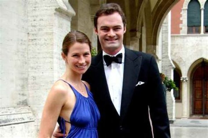 Landon Clements Husband, Net Worth, Married, Boyfriend, Wiki