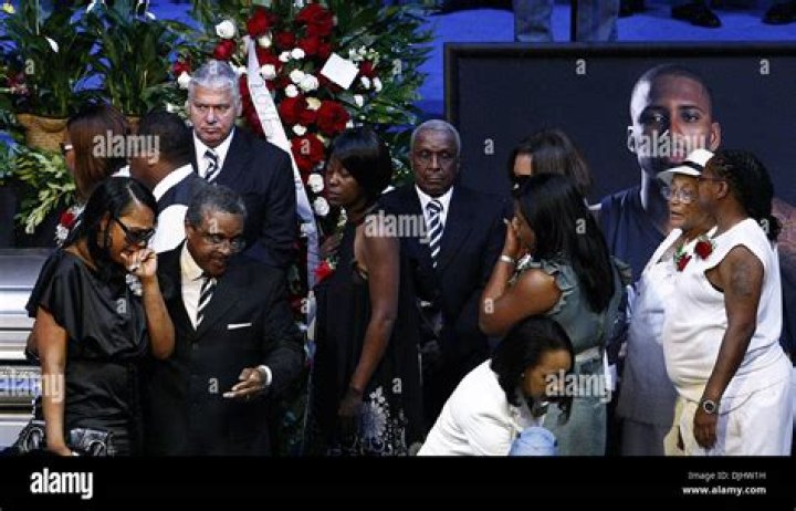 Lorenzen Wright, Shot Dead by his ex-wife Sherra Wright Robinson; His NBA Career, Earnings, Contracts, and More