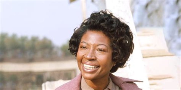 Lynn Hamilton Net Worth | Celebrity Net Worth