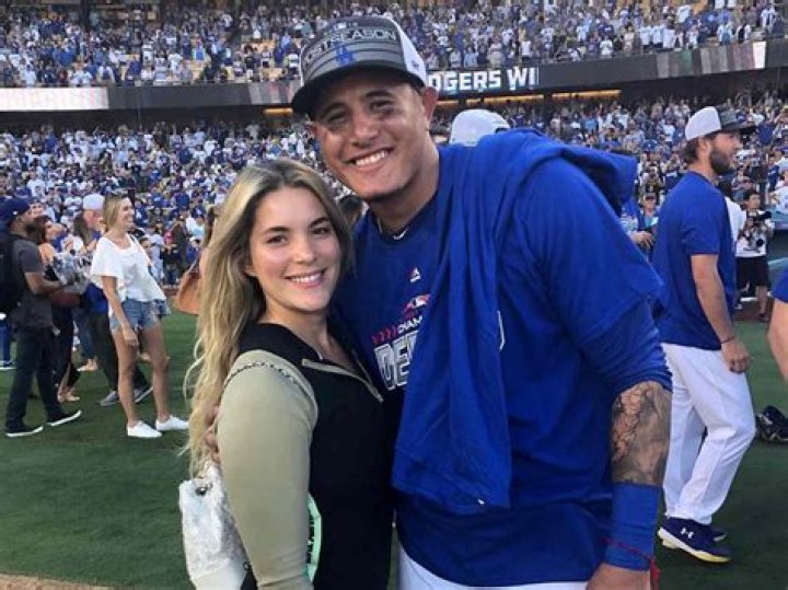Manny Machado Bio - net worth, married, relationship, wife, girlfriend, relationship, affair, dating, children, age, height, family, career