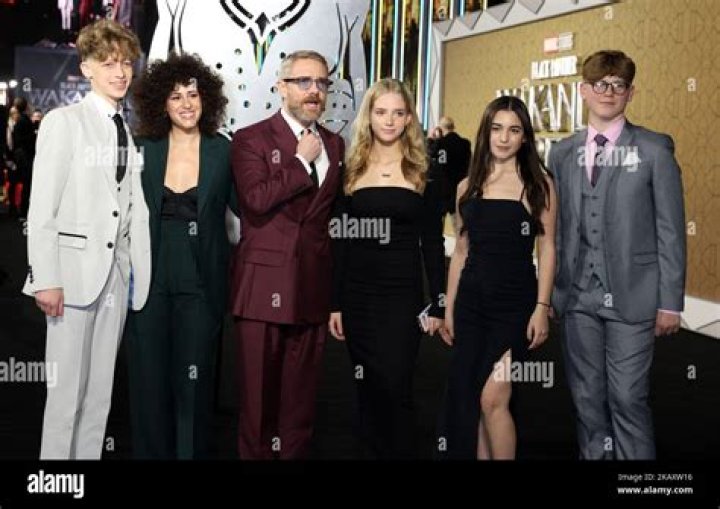 Martin Freeman | Wife, Amanda Abbington, Married, Breeders FX Cast, Paul Worsley, Net Worth, Sherlock Season 5, Dr. John Watson, Wiki, Bio, Children, Son, Daughter, Kids, Joe Freeman, Grace Freeman