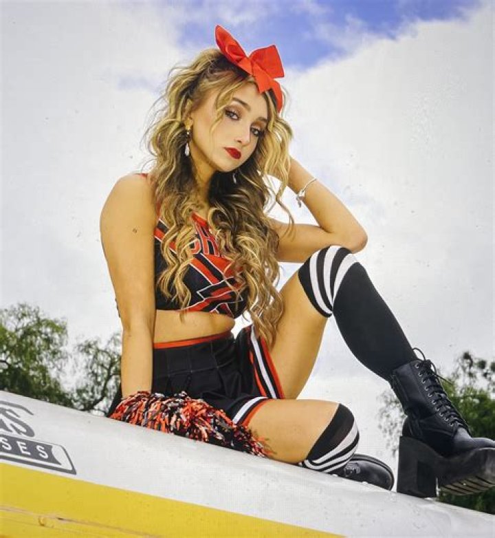 McKenzi Brooke’s “Forget U” Is a Heartbreak Anthem That Empowers (Listen) – Celeb Secrets