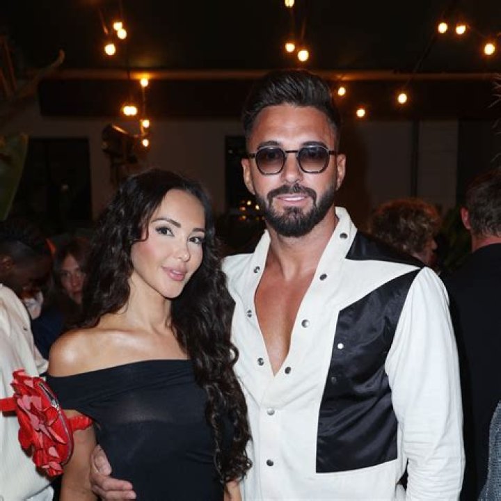 Nabilla Benattia Height, Weight, Age, Body Statistics