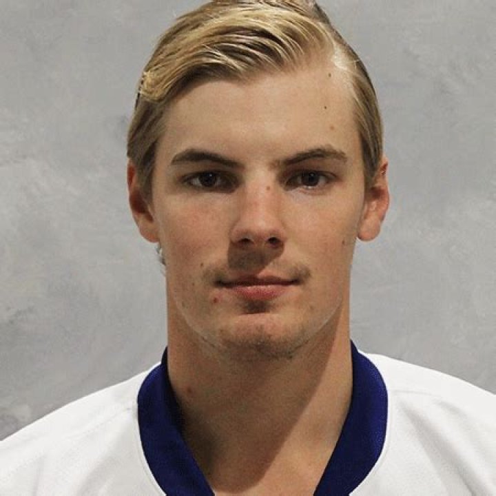 NHL Player Scott Mayfield bio, salary, net worth, career, personal life, Married, Children, affair, Stats, Facts